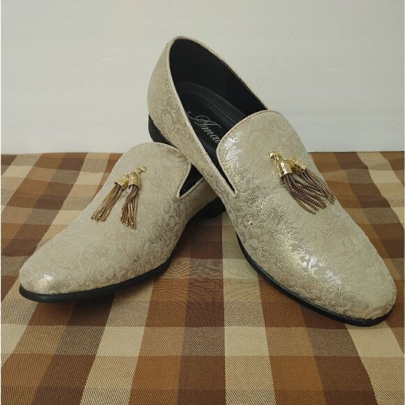 MEN'S AMALI EMBOSSED PAISLEY PRINT SLIP ON LOAFER WITH GOLD TASSELS. SIZE 10D - Picture 1 of 8